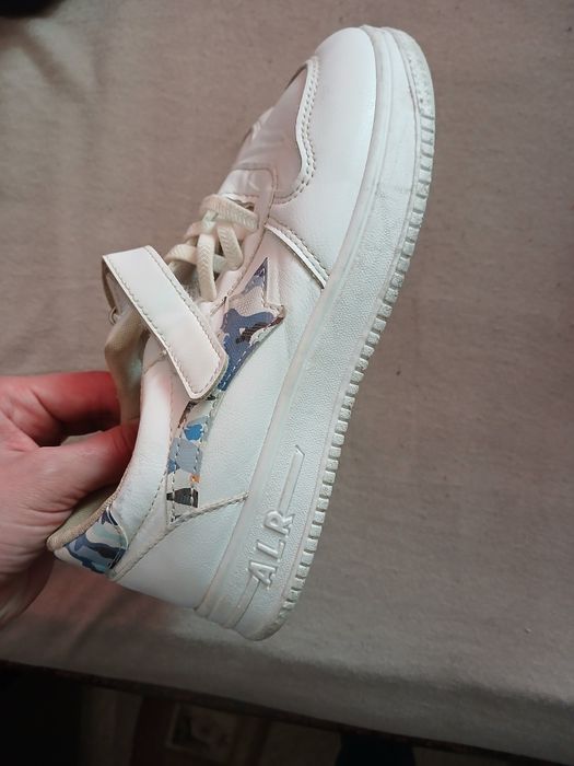 Adidasi nr 36 ...