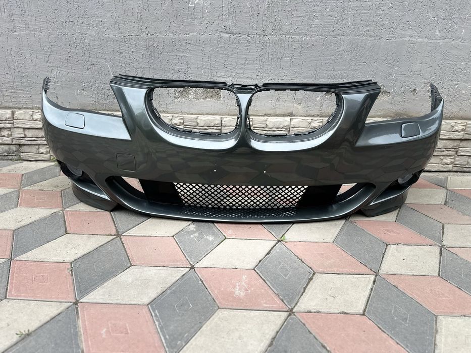 Бампера пороги на BMW e60 перед M-tech