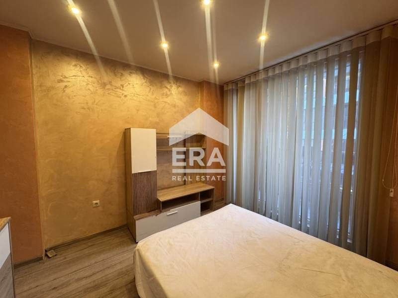 Ексклузивен двустаен обзаведен апартамент на 100 м от бул."Христо Смир