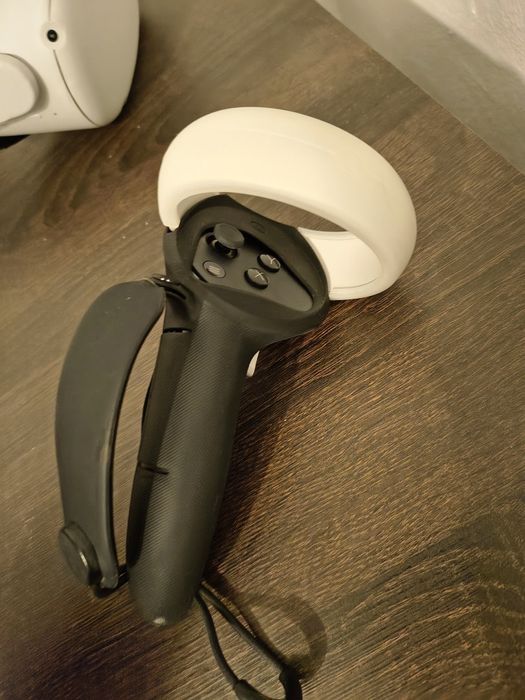 Vând Meta Quest 2  256 GB + Accesorii