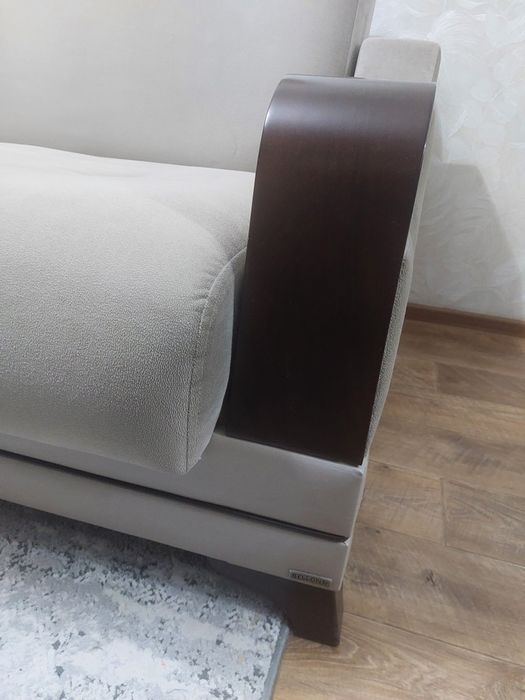 Продам диван. 150 000, торг. Самовывоз Лесная поляна