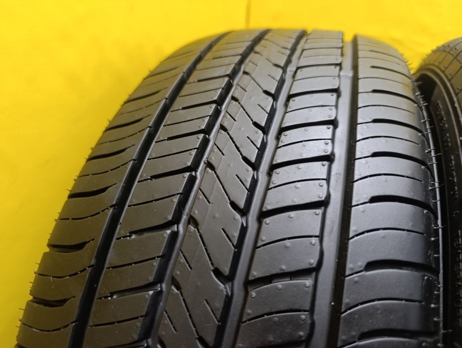 Шины 215/60 R16 Dunlop комплект.