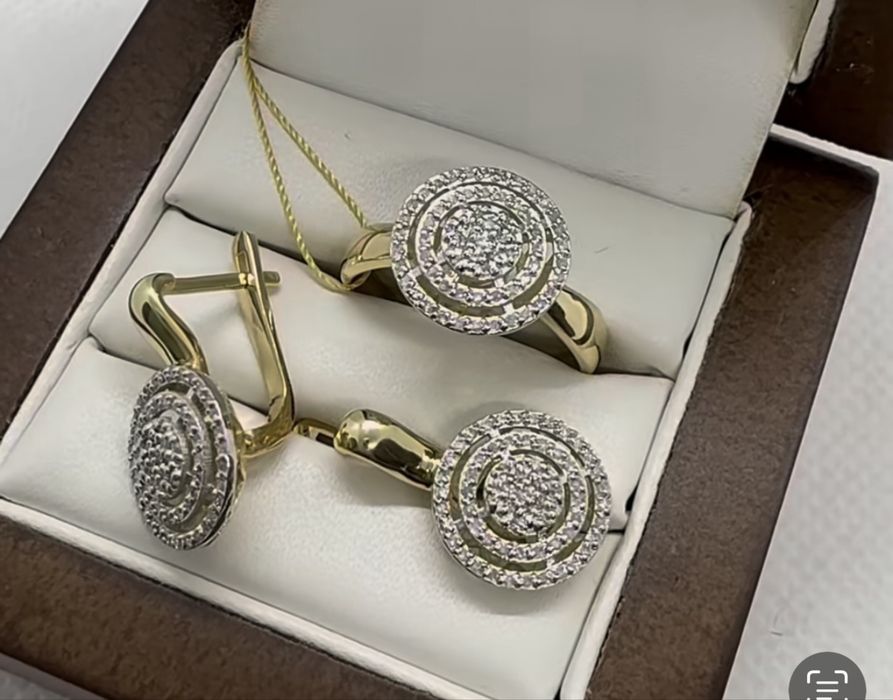 Бриллиантовый комплект.