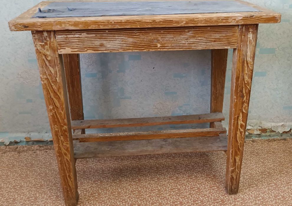 Журнальный столик времен СССР