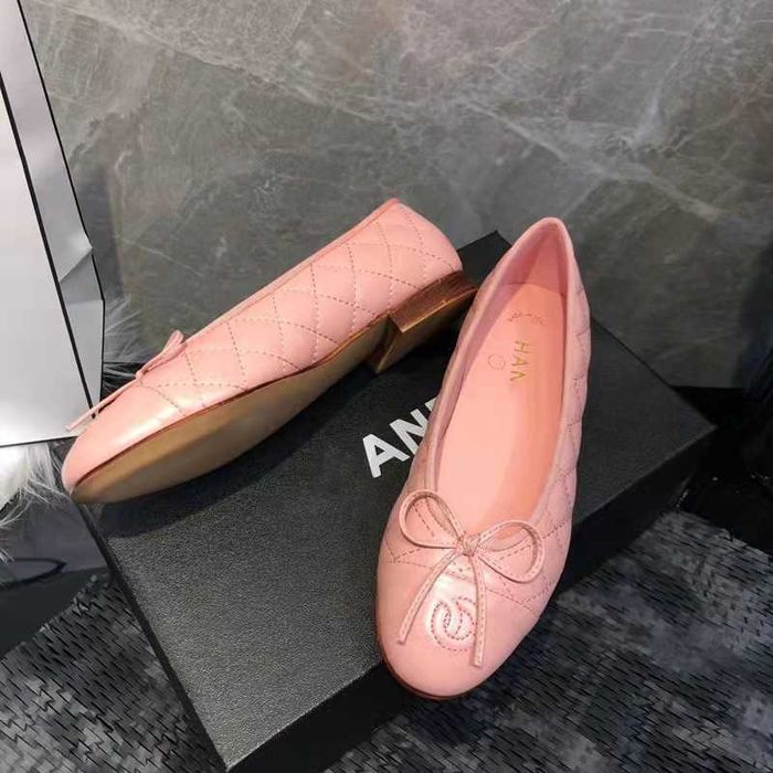 новые  женские кроссовки  DG