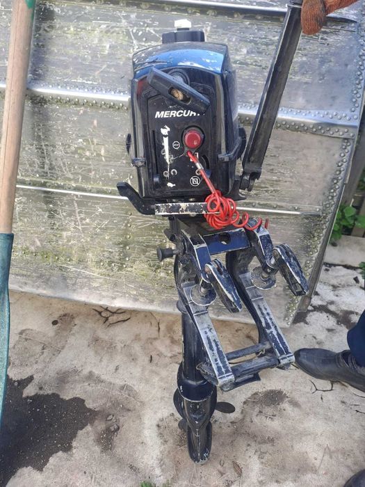 Мотор бензиновый Mercury 3.3