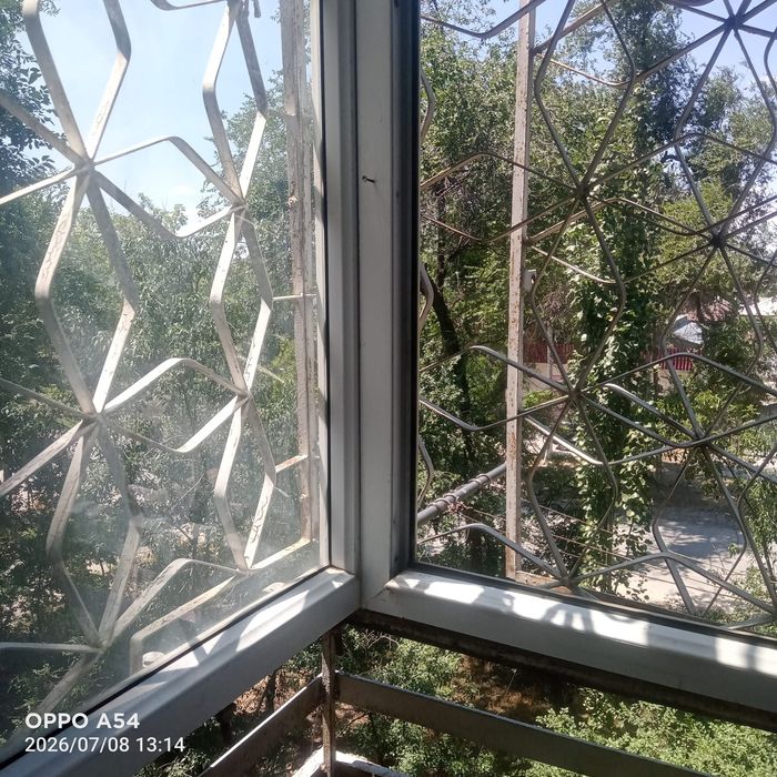 Продам пластиковые рамы на балкон