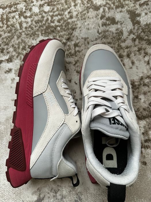 Кроссовки фирмы Diesel