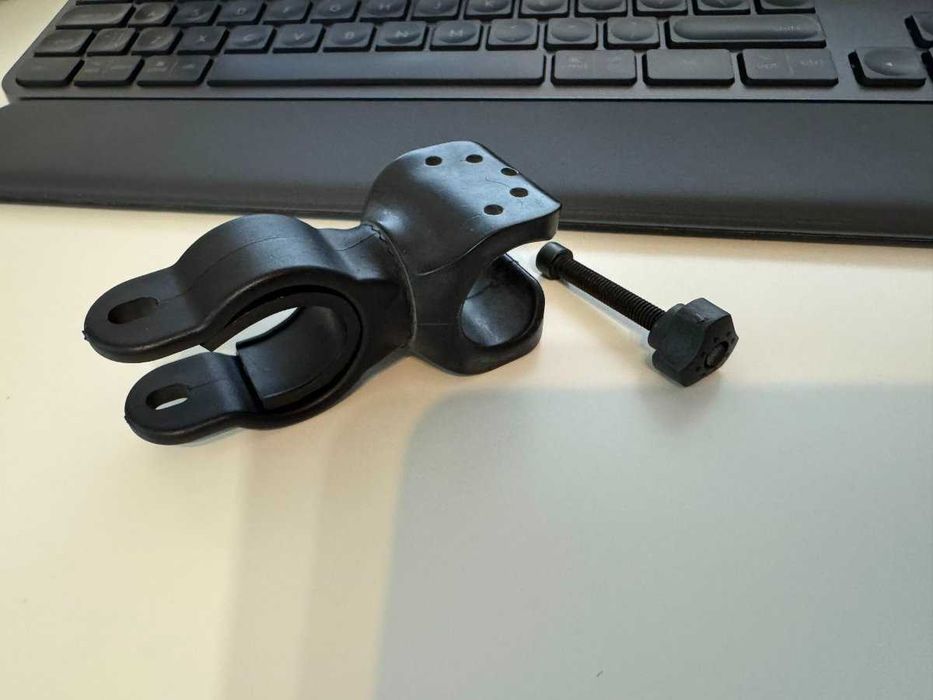 Suport de lanterna pentru ghidon