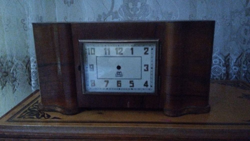 Продам часы настольные Владимир. В разобранном состоянии.