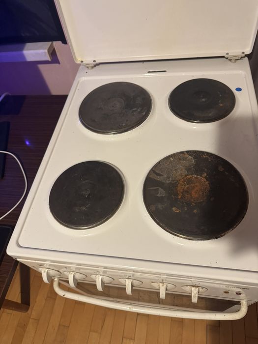 Печка  gorenje с четири котлона ел