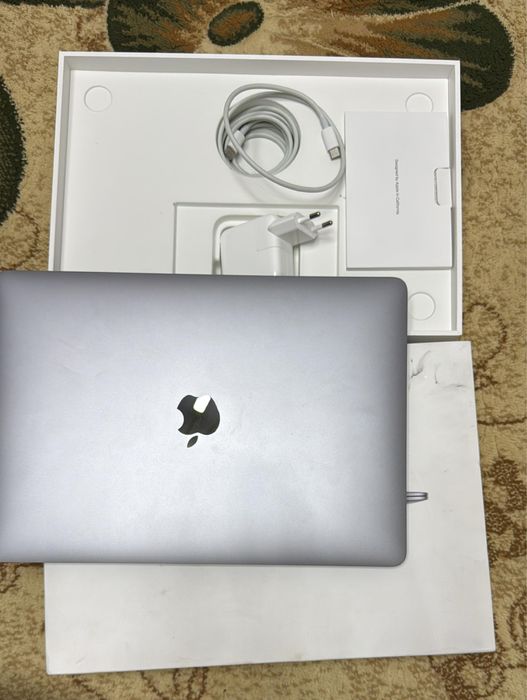 Apple MacBook air 13 m1 2020