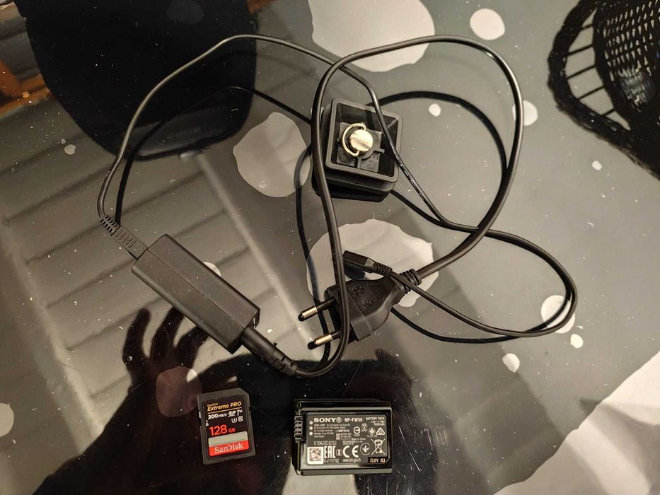 Aparat foto-video 4k Mirrorless Sony Alpha A6100 + obiective kit