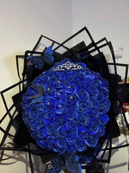 Buchete de flori cu 101 trandafiri