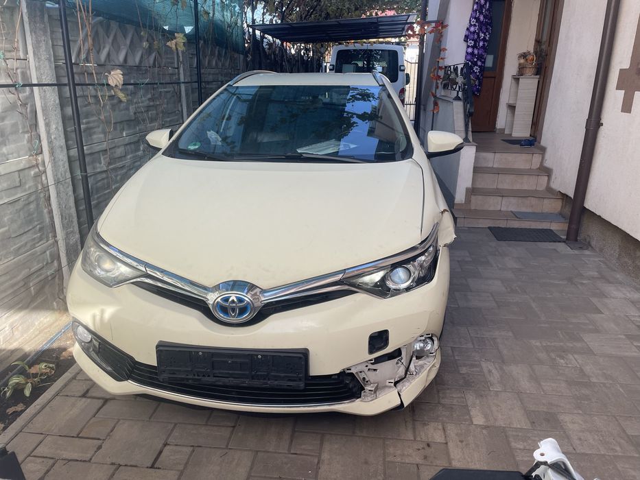TOYOTA Auris 2016 — imagine 1