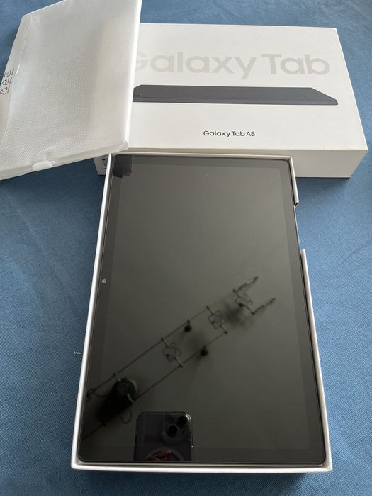Tableta Samsung A8,32GB,noua.
