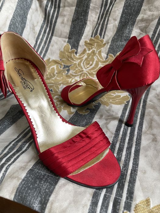 Incaltaminte diversa ghete sandale botine cizme