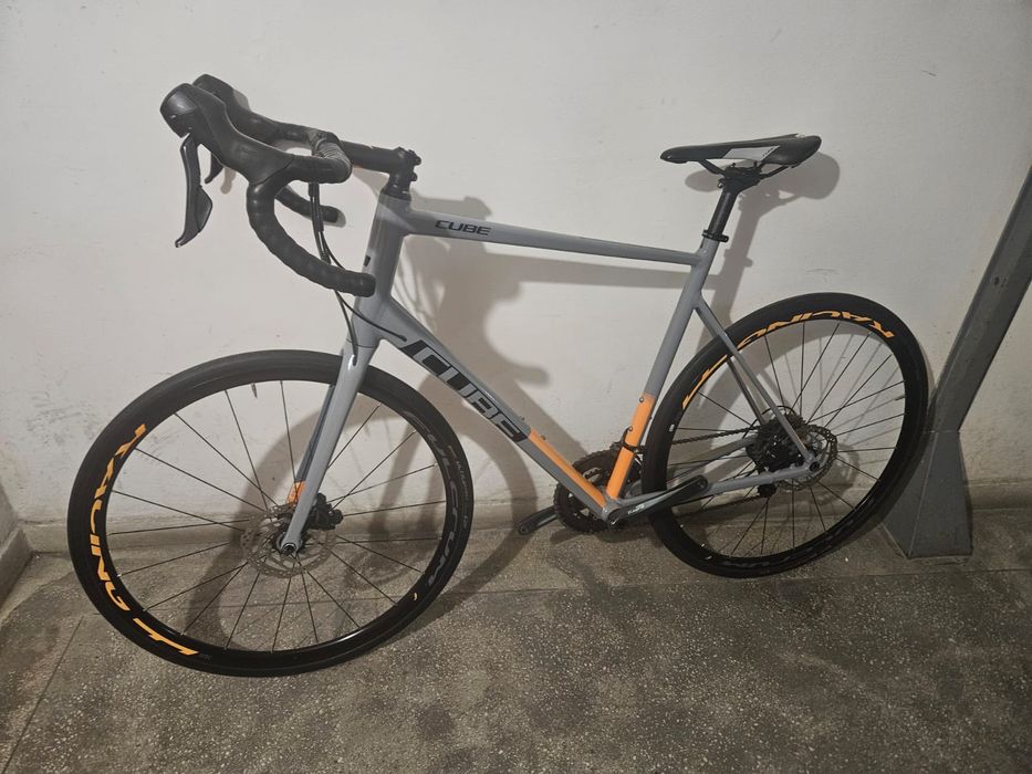 Bicicleta cube attain full Shimano tiagra