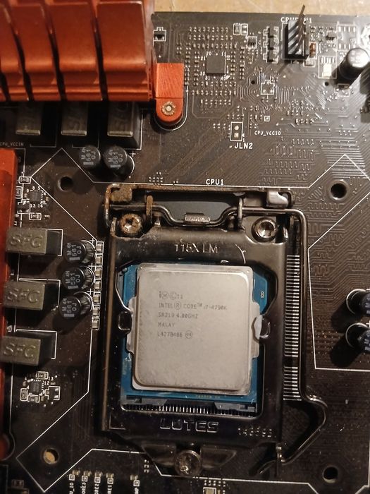 Дъно B85 G43 gaming с процесор i7 4790k и рам 8gb и видео карта