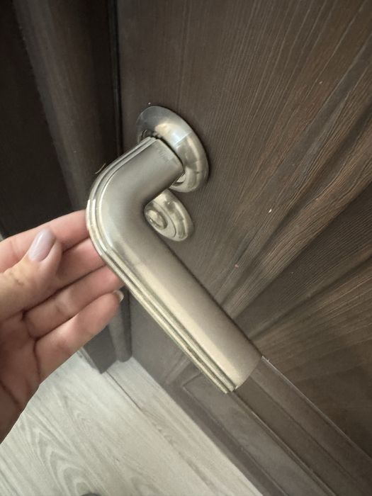 Продам межкомнатную дверь