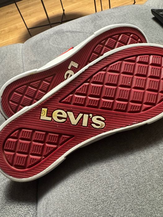adidasi cipii nr 32 Levi's