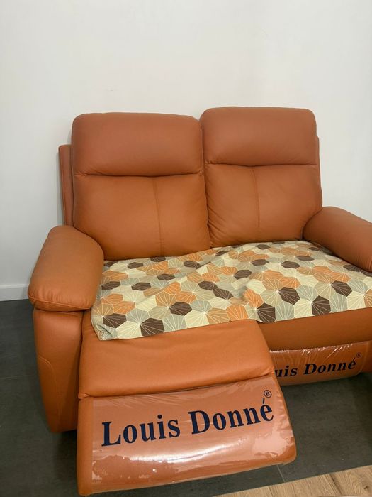 Диван двухместный