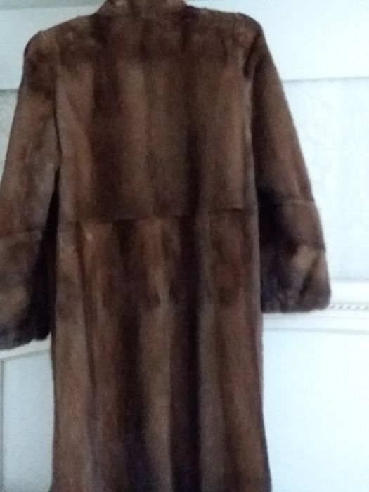 Продаю норковую шубу