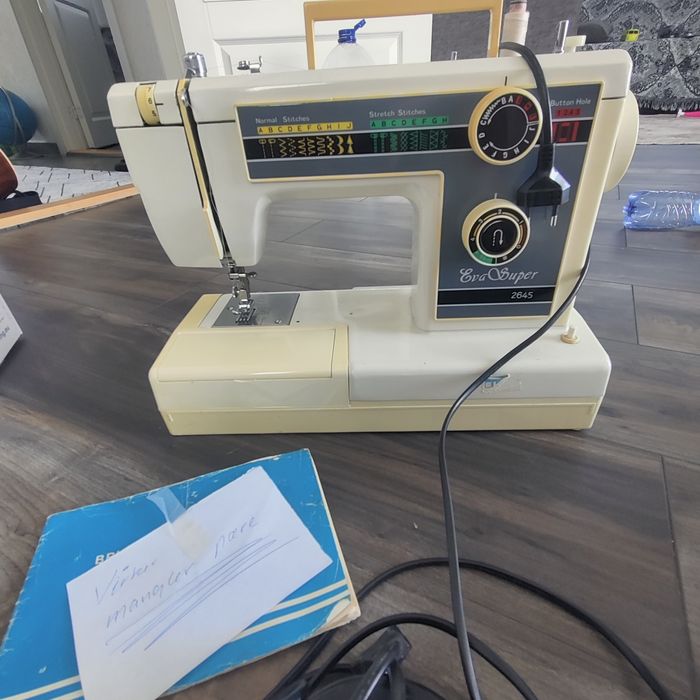 Шивашки машини 2 броя  Singer и Süper Eva