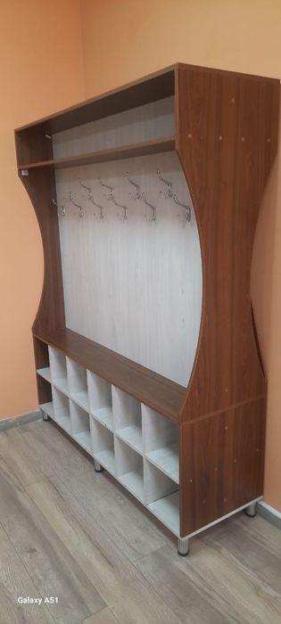 Продам шкаф прихожку двухсторонный кюпе