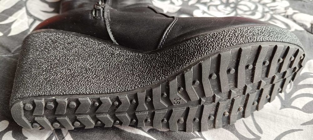 Ботуши от естествена кожа и велур на платформа