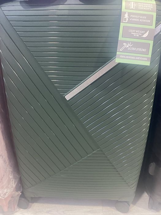 Полипрапиленовый чемодан