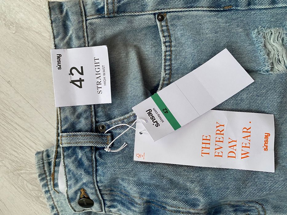 Чисто нови дънки - straight high waist