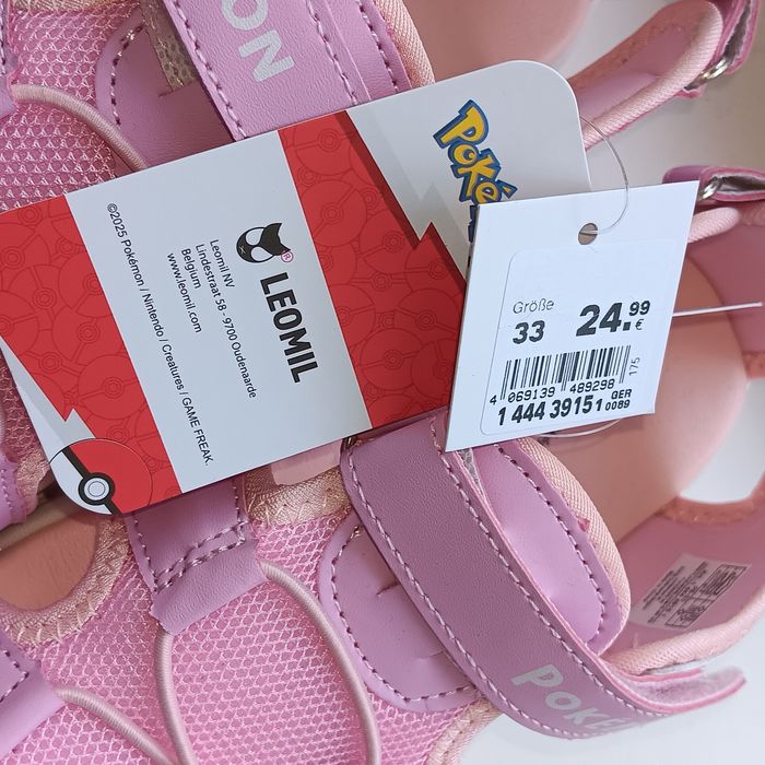 Продам сандали на девочку 33 размера