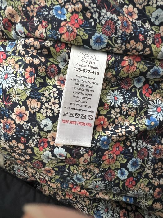 Продам куртку для девочек