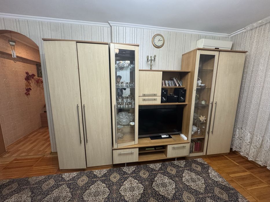 Шкаф с нишой для телевизора