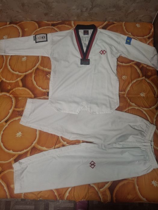 Продам добок-форму для занятий таеквандо.