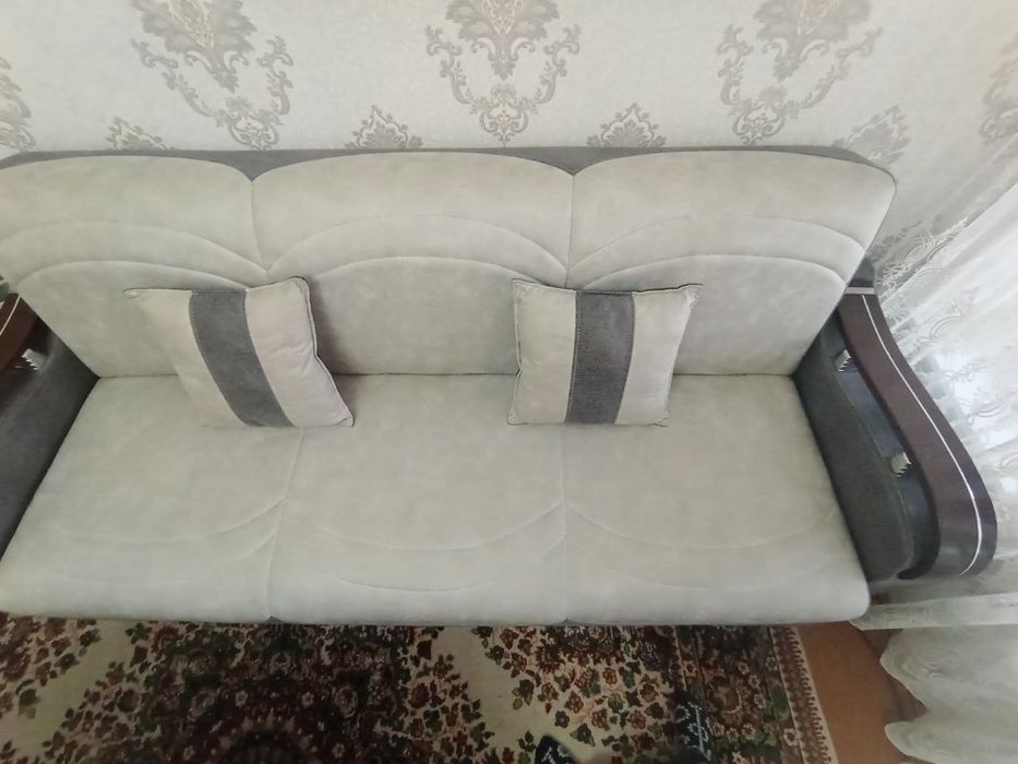 Yumshoq divan sandiq kravat boladi sotiladi