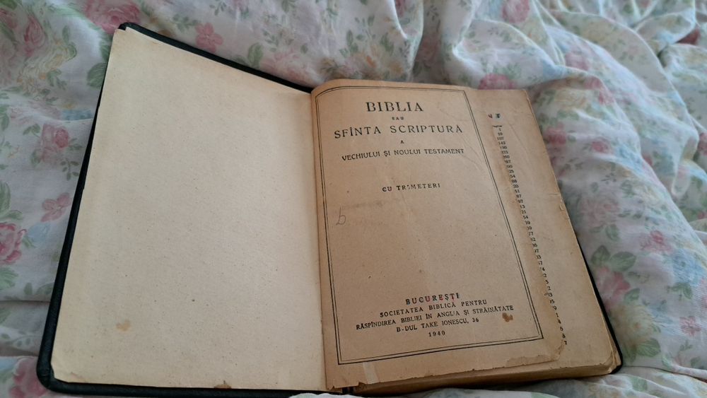 Biblie Veche anii 1940"  Cu trimiteri