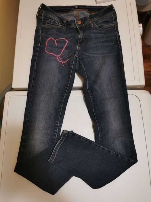 Дънки с цветни бродерии