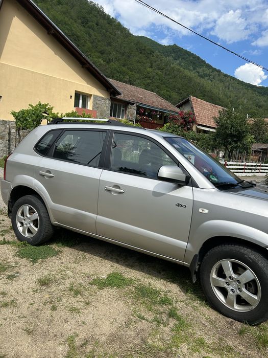 Mașina are defectiuni la motor necesita reparare sau eventual pentru piese daca ar fi cineva interesat! Mai multe detali la nr de telefon sau whatap