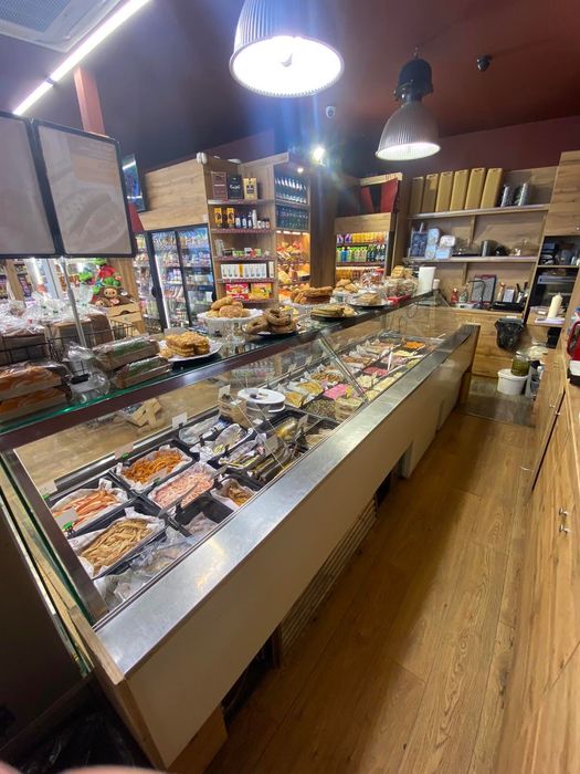 Щандова хладилна витрина Елеганс