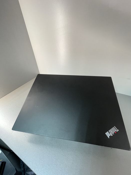 Ноутбук. Thinkpad E14. i5-10/8/256