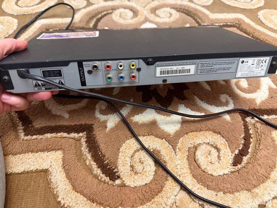 Продам DVD плеер.