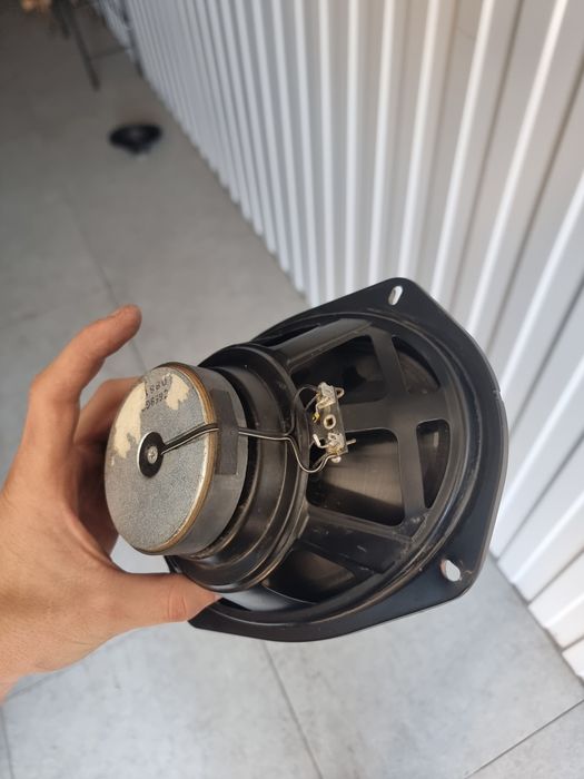 Пара колонок Jvc и номерные рамки