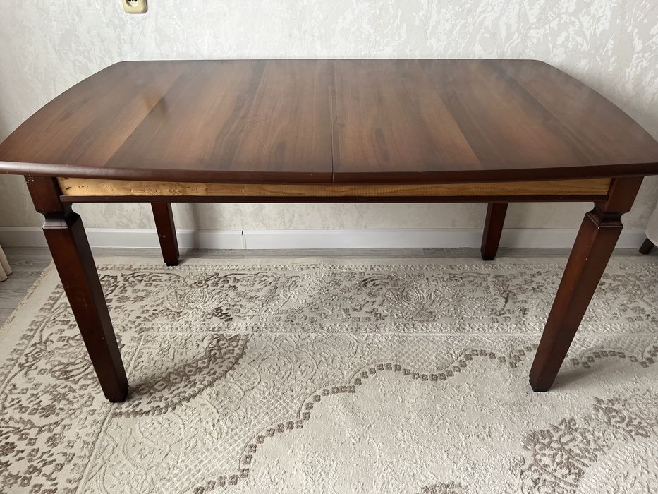 Продам раздвижной стол со стульями