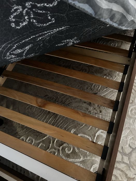 Спальный кровать