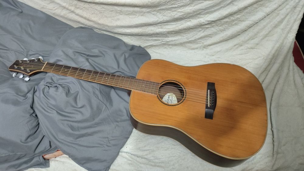 James neligan (верх массив кедра задняя часть падисандр )