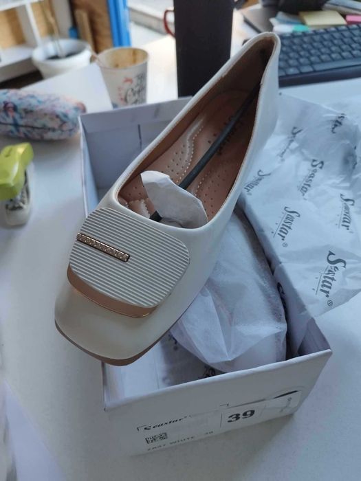 Бели балеринки 39 номер нови