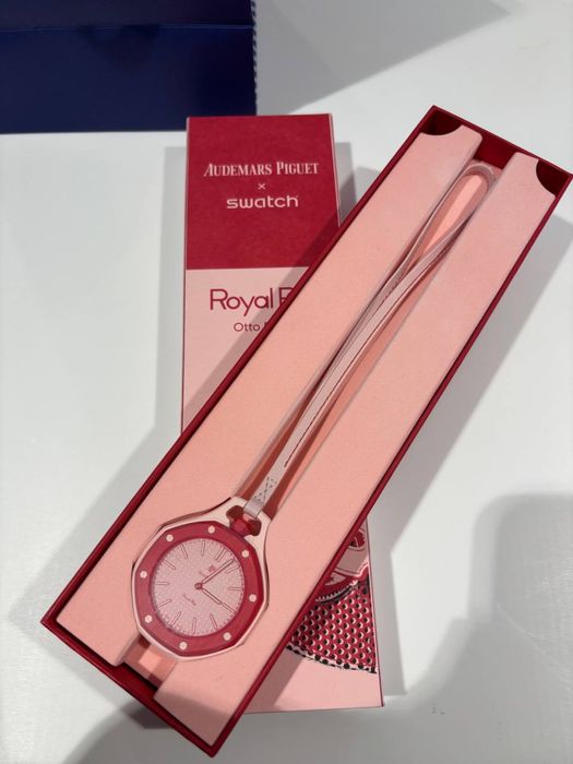 Часы Swatch x AP