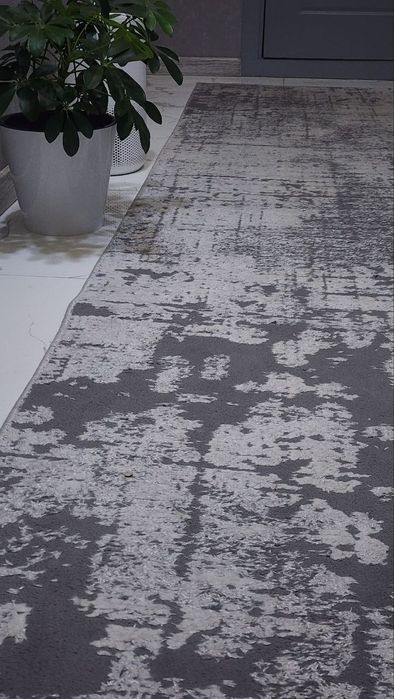 Uy uchun gilam - 4 x 1 metr uzunligi